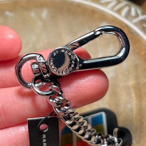 Marc by Marc Jacobs Logo Key Ring Keychain Bag Charm - Picture 9 of 9